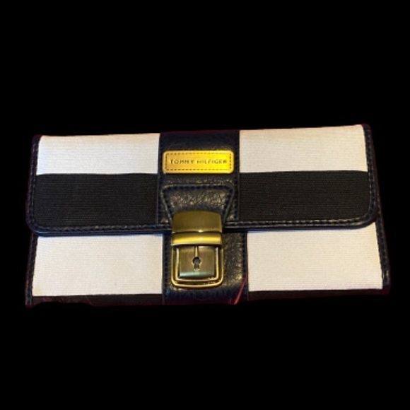 New Tommy Hilfiger Wallet - Picture 2 of 8